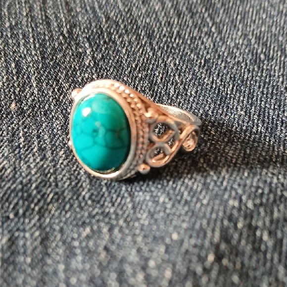 Blue and Silver Turquoise Ring with Classic Design - Picture 1 of 11